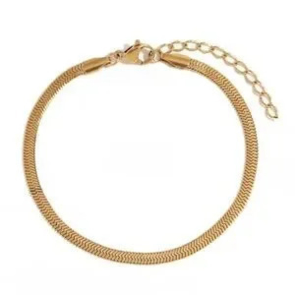 Elegant Gold Tone Sleek Bracelet